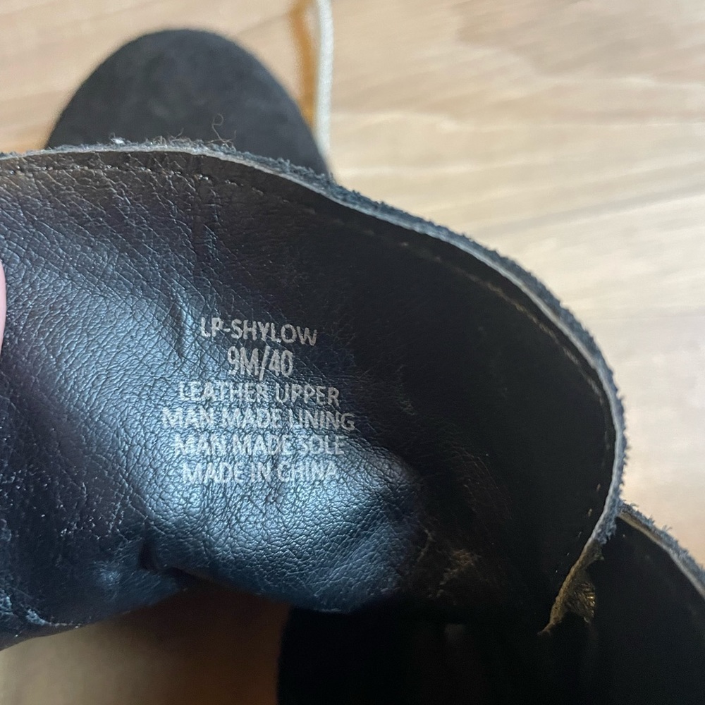 Shoes - Picture 6 of 8